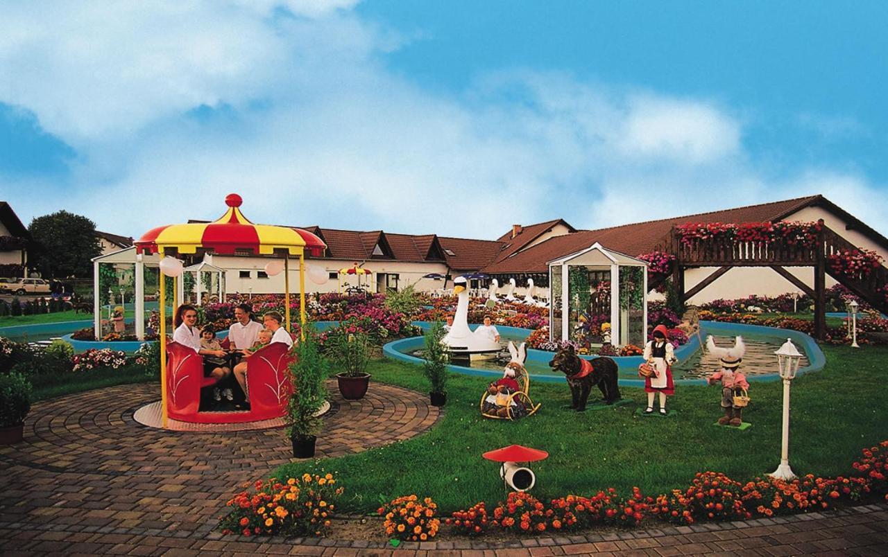 Landgasthof & Hotel Waldow Губен Экстерьер фото